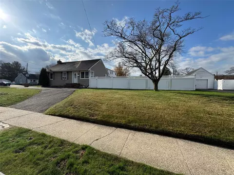 76 Parkdale Dr, North Babylon, NY 11703