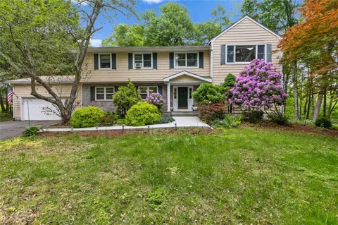 96 Warren St, Somers, NY 10589