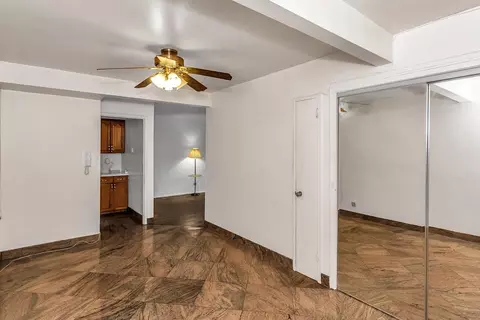87-40 Francis Lewis Blvd #B38, New York, NY 11427