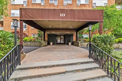 10 Old Mamaroneck Rd #3F, White Plains, NY 10605