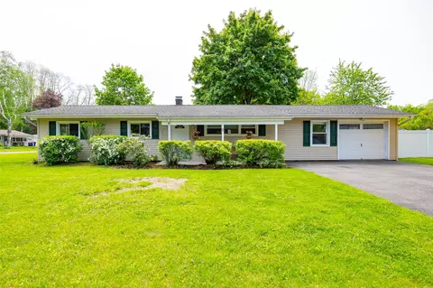 2 Princeton St, Red Hook, NY 12571
