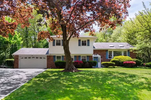 19 Skyline Dr, Huntington, NY 11743