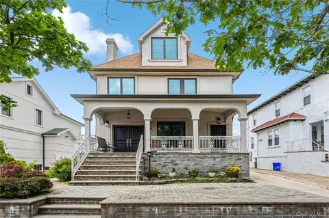 161 W Walnut St, Long Beach, NY 11561
