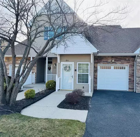 211 Pond Cir, Mount Sinai, NY 11766