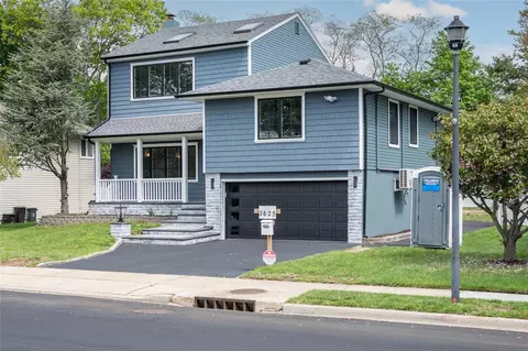 3625 Lynn Ln, Wantagh, NY 11793
