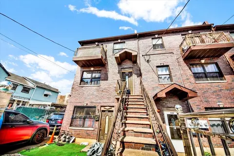 747 E 220th St, New York, NY 10467 photo 1
