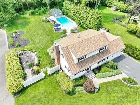 24 Grand St, Clarkstown, NY 10956