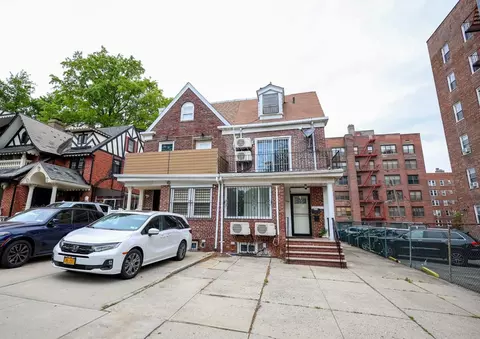11141 77th Ave, New York, NY 11375