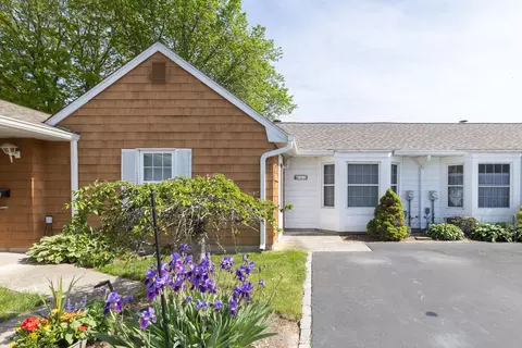 133 Revere Dr, Sayville, NY 11782