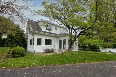 47 Champlain Dr, Kent, NY 10512