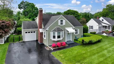 106 Holly Dr, New Windsor, NY 12553