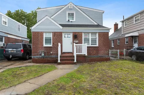 45 Warwick Rd, Elmont, NY 11003