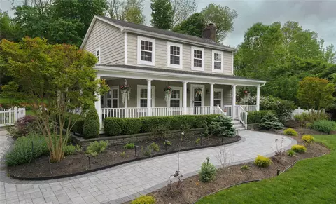 14 Bayles Ave, Stony Brook, NY 11790