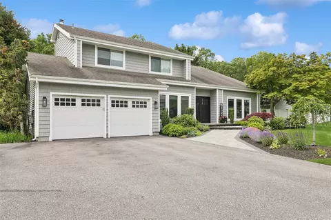 65 Timber Ridge Dr, Commack, NY 11725