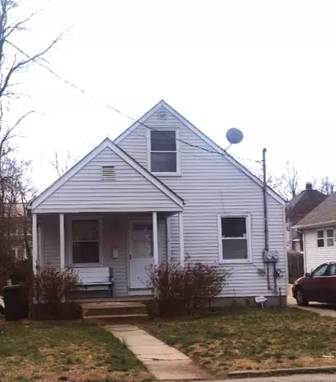 29 Coolidge Ave, Babylon, NY 11701