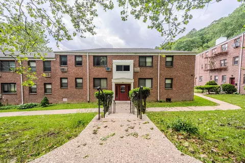 130 Virginia Rd #C, White Plains, NY 10603