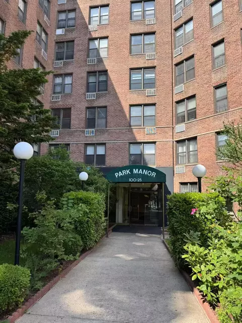 100-25 Queens Blvd #4D, New York, NY 11375