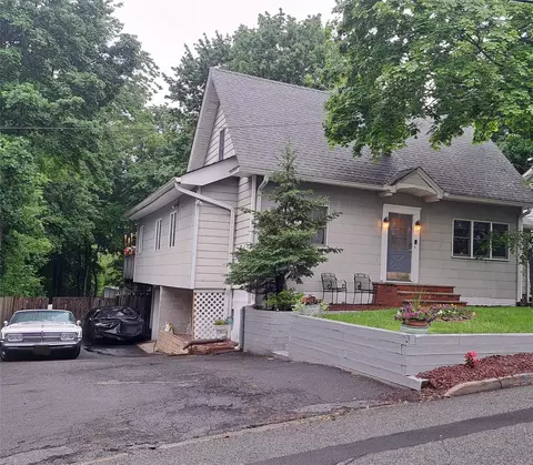 4 Park Ave, Ramapo, NY 10952