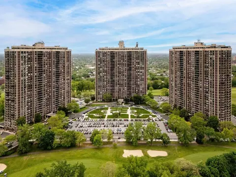 270-10 Grand Central Pkwy #11V, Little Neck, NY 11362