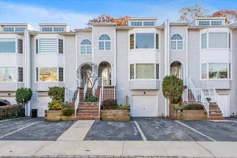 240-06 B Oak Park Dr, New York, NY 11362