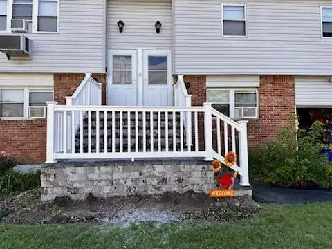 5 Barbara Ln # -7, Farmingdale, NY 11735