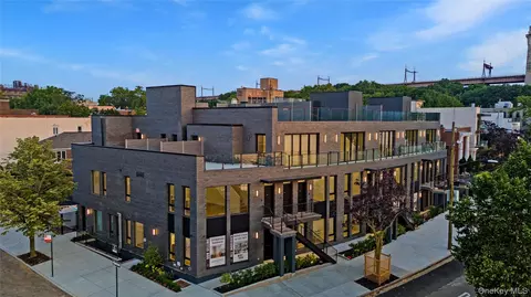 21-31 Shore Blvd #2F, New York, NY 11105