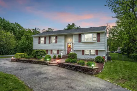 149 E Main St, Washingtonville, NY 10992