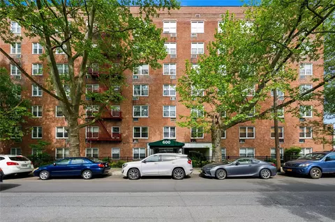 600 Locust St #5G, Mount Vernon, NY 10552
