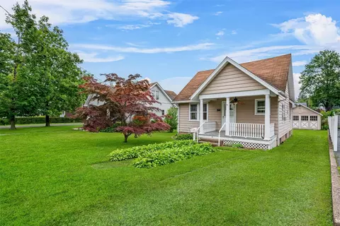 16 Oak Ter, Ramapo, NY 10901