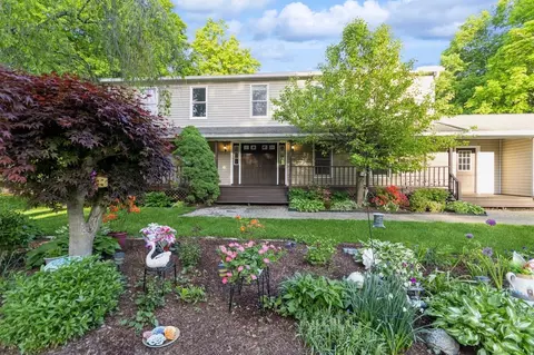 18 Lockhart Ln, Lloyd, NY 12528
