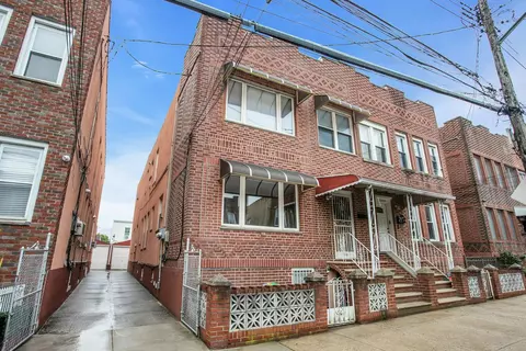 78-32 67 Dr, New York, NY 11379