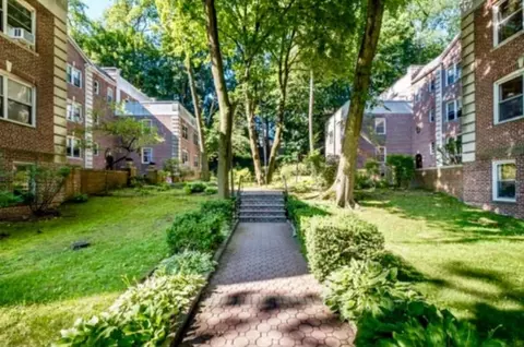 858 Palmer Rd #1B, Yonkers, NY 10708