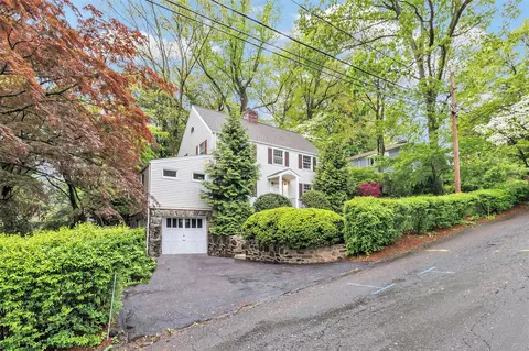 3 Richmond Hill Rd, Norwalk, CT 06854