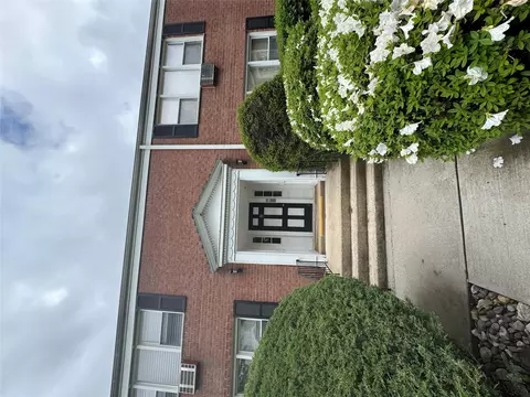 10 Lenox Ct #806, Ramapo, NY 10901