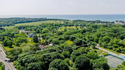 2365 Main Rd, Southold, NY