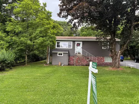 25 Laura Rd, Monroe, NY 10950