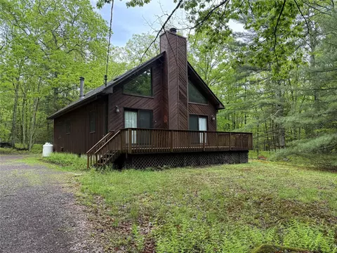 123 Split Rock Dr, Highland, NY 12719