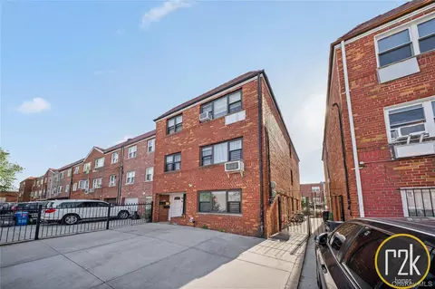 32-24 75 St, New York, NY 11370