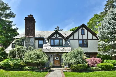 174 Nassau Blvd, Garden City, NY 11530