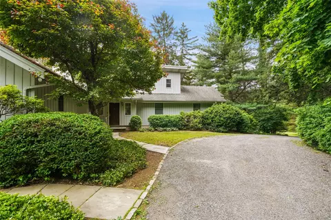 112 Narrows Rd, Bedford, NY 10506