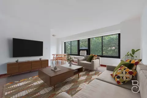 33-68 21st St #7D, New York, NY 11106