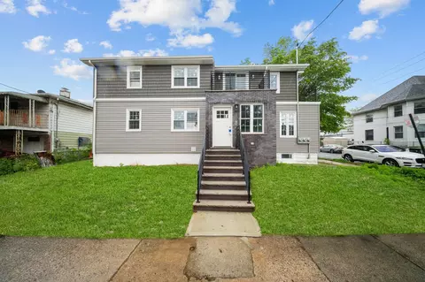 13121 Farmers Blvd, Jamaica, NY 11434