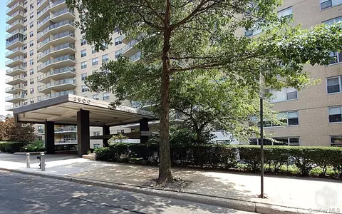 2500 Johnson Ave #3B, New York, NY 10463