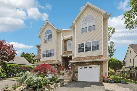 12-14 Lincoln St, Ramapo, NY 10977