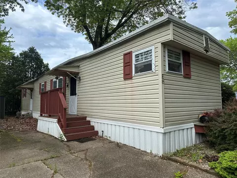 658 E8 Sound Ave, Riverhead, NY 11933