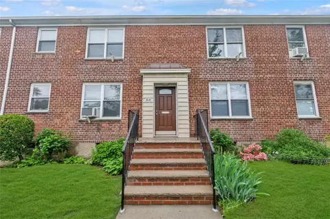 204-08 35 Ave #247, Bayside, NY 11361