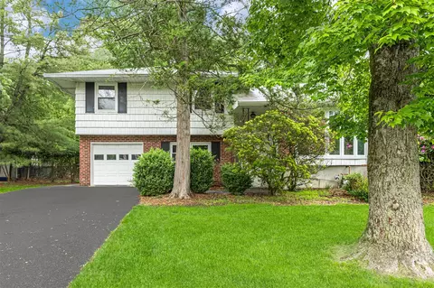 7 Fawn Hill Dr, Ramapo, NY 10952