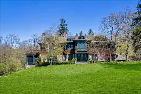 122 Circuit Rd, Tuxedo, NY 10987