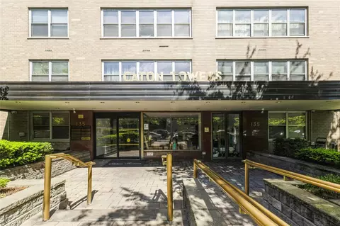 135 Ocean Pkwy #10L, Brooklyn, NY 11218
