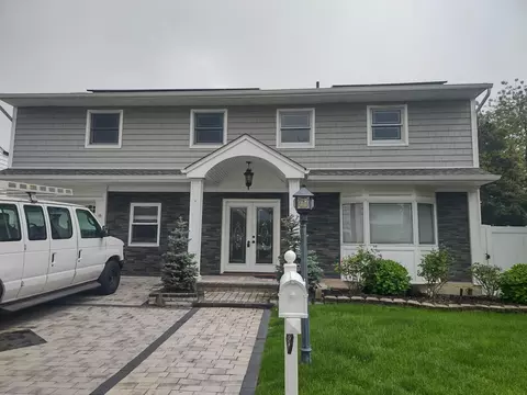 3869 Carrel Blvd, Oceanside, NY 11572